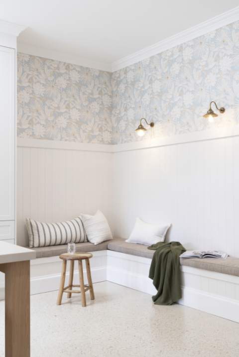 Dado Height Wall - easyVJ