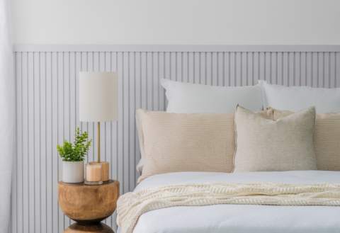 Dado Height Wall - Silhouette Channel (with Silhouette Dado Rail railing)