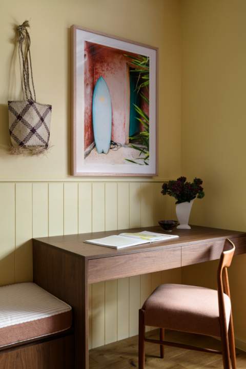 Dado Height Wall - easyVJ