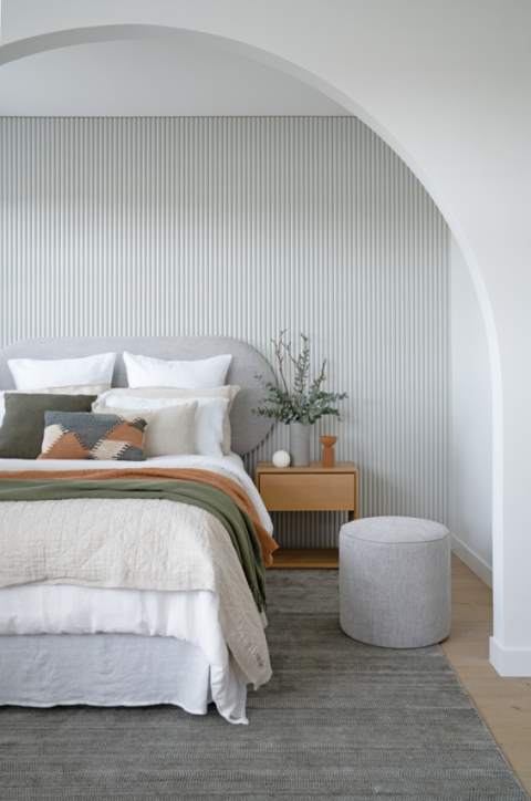 Full Height Wall - Silhouette Convex